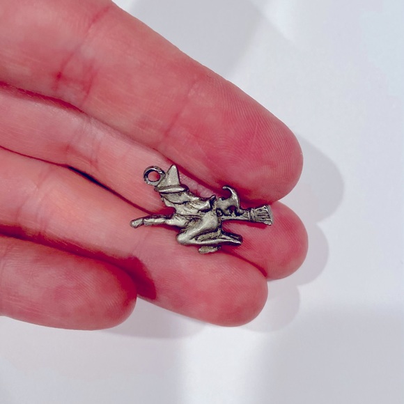 Solid Pewter Witch on Broom with Cat Charm for Necklace/Bracelet - Picture 2 of 3